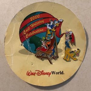 Walt Disney World 2000 Cast Holiday Celebration pin set **missing 2 pins**